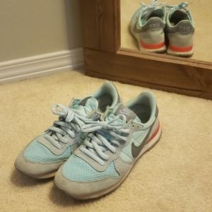 Nike internationalist sneaker